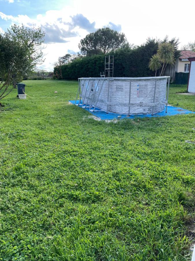 32 Parc Des Sports Chez Catherve Saint-Medard-de-Guizieres Exterior photo